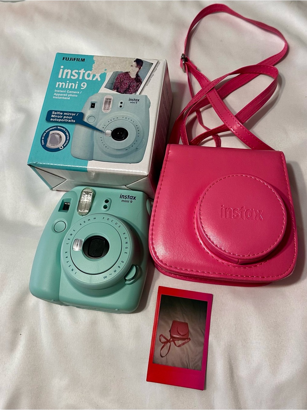 Fujifilm mini 9 Instant Camera in Mint with Pink Carry Case